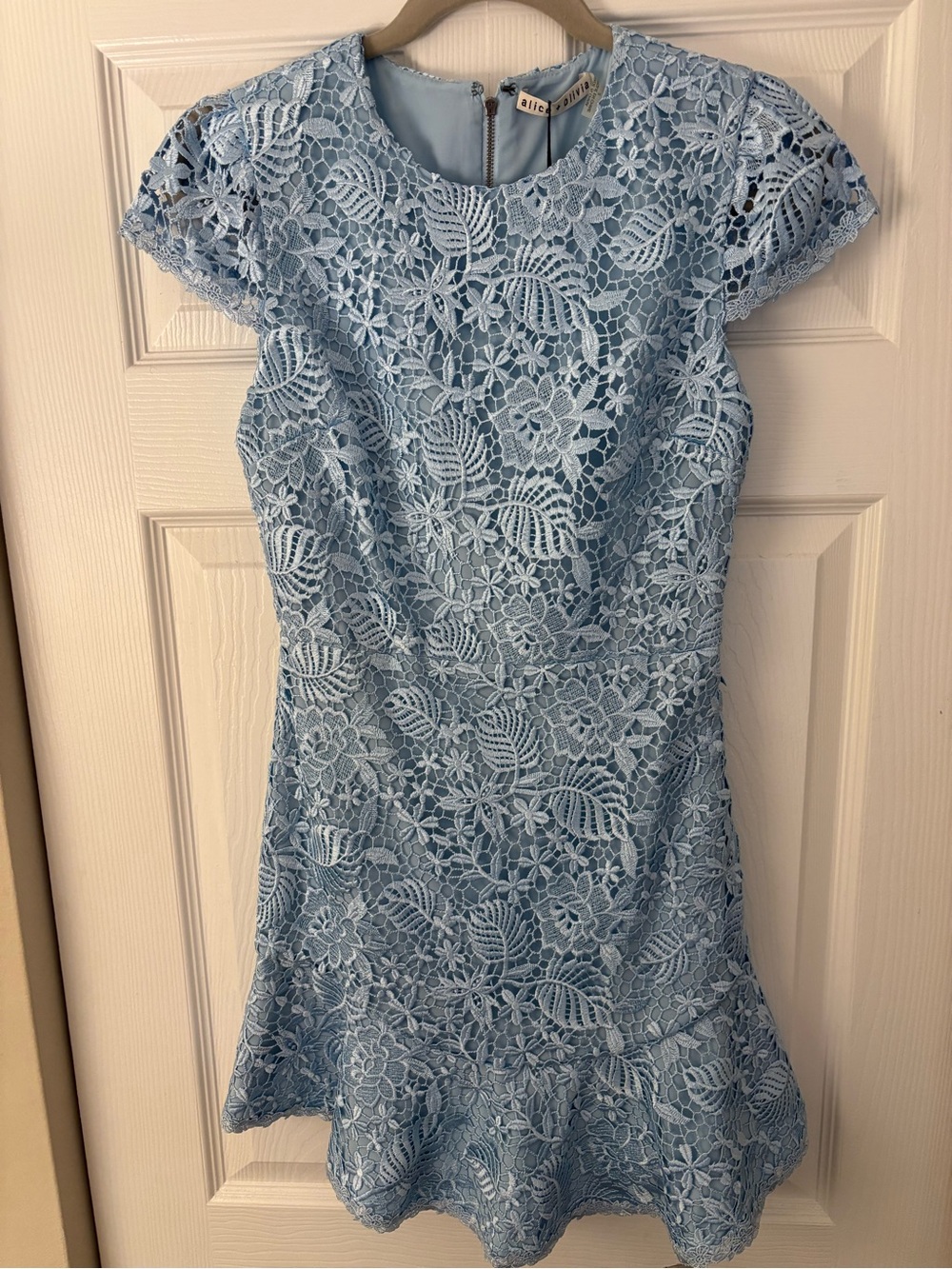 alice + olivia Light Icy Blue Lace Cap Sleeve Flounce Dress NWT 💙 - Picture 3 of 6